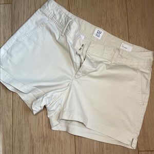 Gap Khaki 3” City Shorts